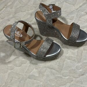Sparkly wedges. So cute for the Holidays!!